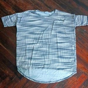 🔷️L LulaRoe Irma Shirt